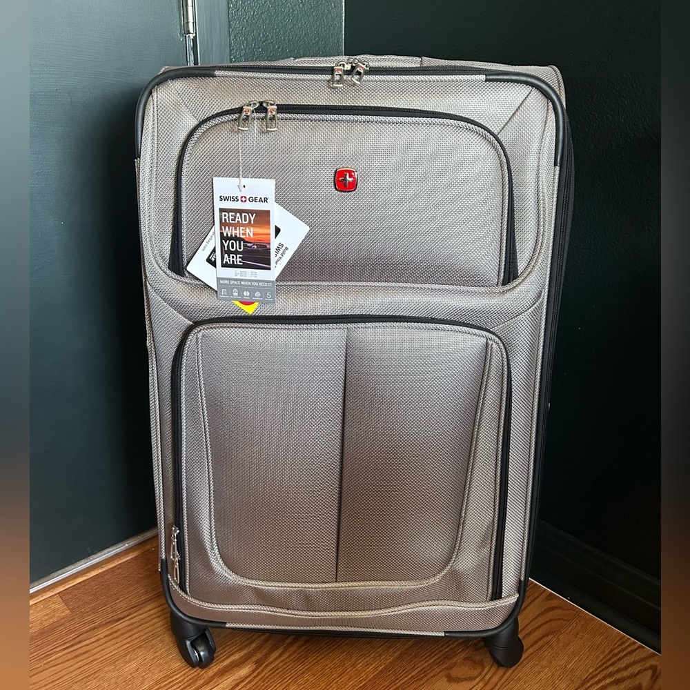 NWT Swissgear Sion 28” spinner pewter color - never used